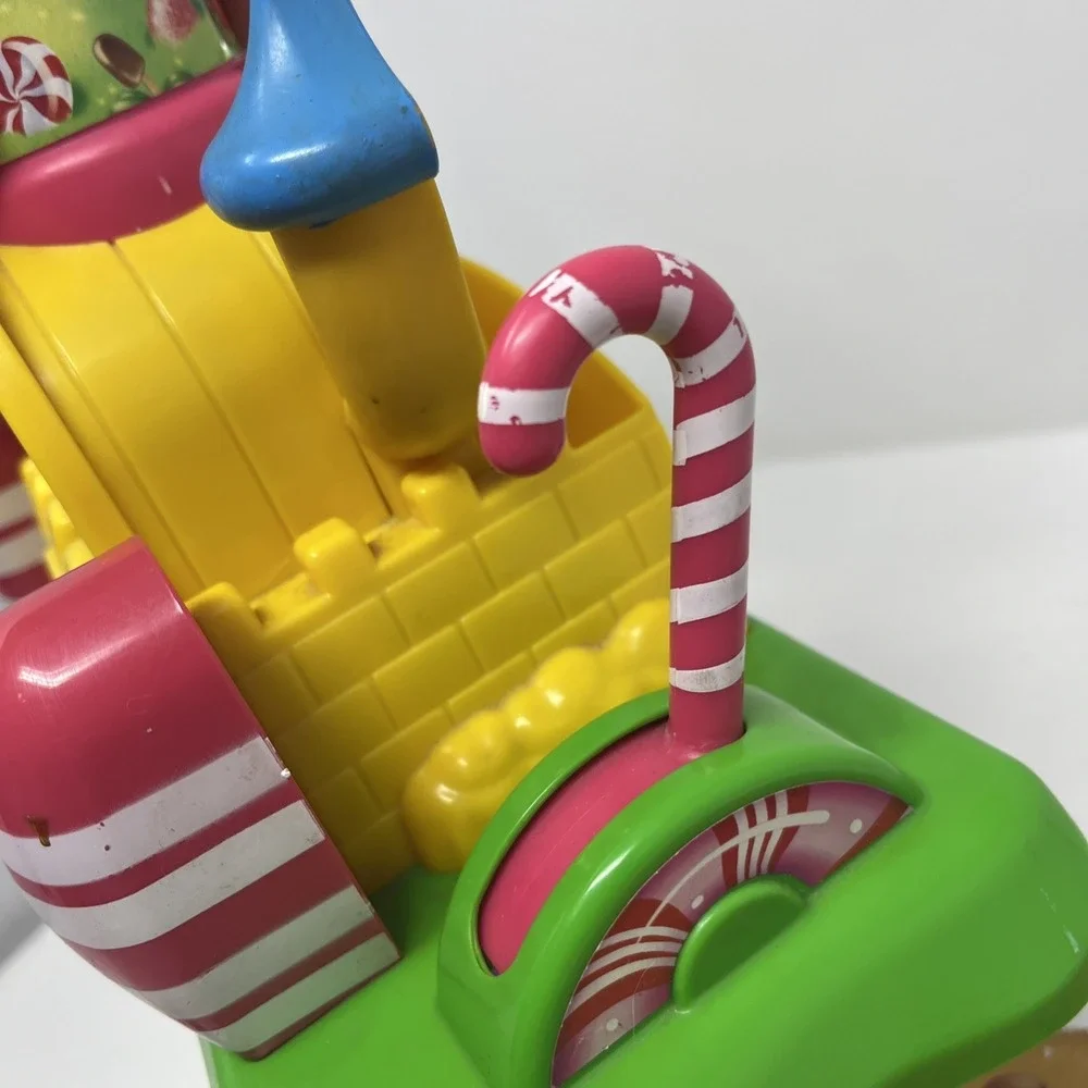 Hasbro Candyland Castle Game 2007 gingerbread people tokens Incomplete